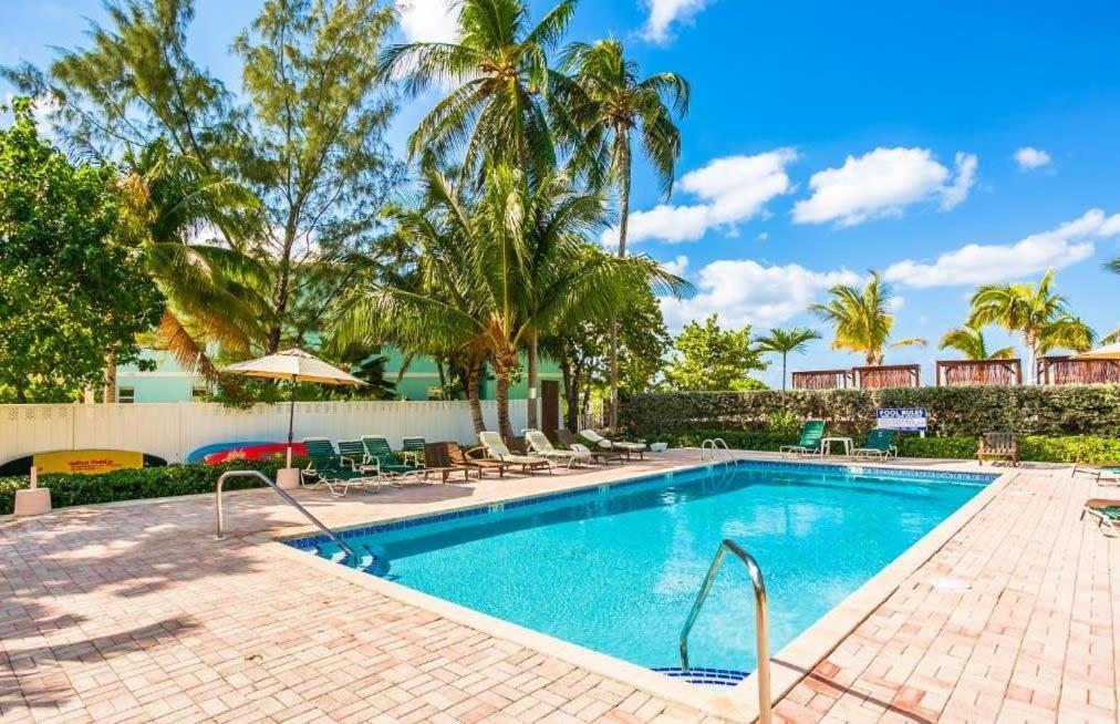 Beach Living At Island Pine Villas Blaw George Town Exterior foto